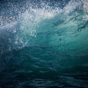 修女被❌❌吸乳
